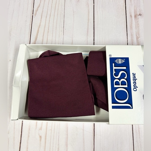 Jobst Medical Legwear Compression Hose 15-20 mmHg Opaque Soft Fit Cranberry XL - Picture 2 of 6